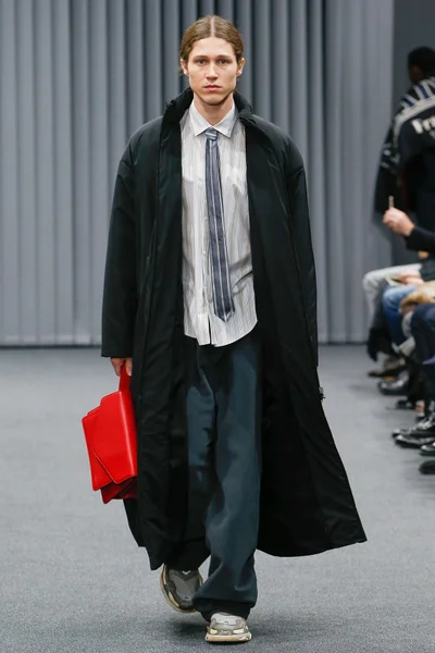 Look 29